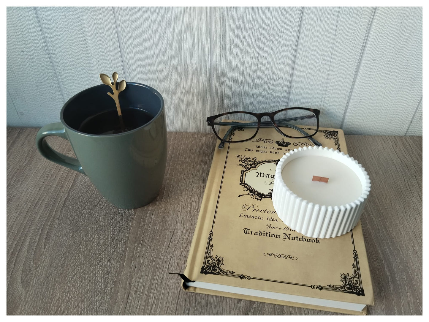 Vela aroma castaña en cuenco de yeso con mecha de madera «Crepitar de calma» [Refugio Interior]