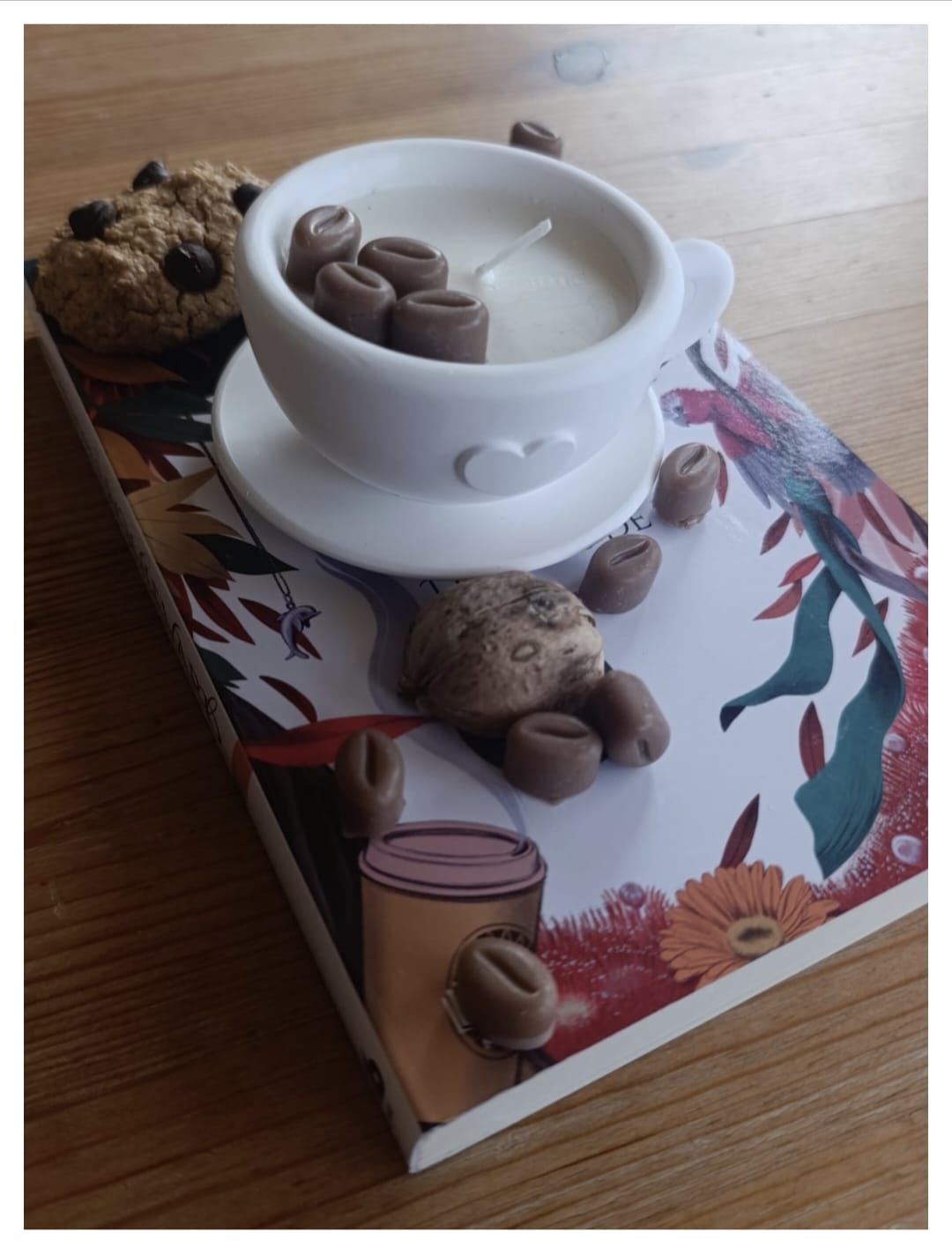 Vela en taza decorativa «Café con amor» [Refugio Interior]