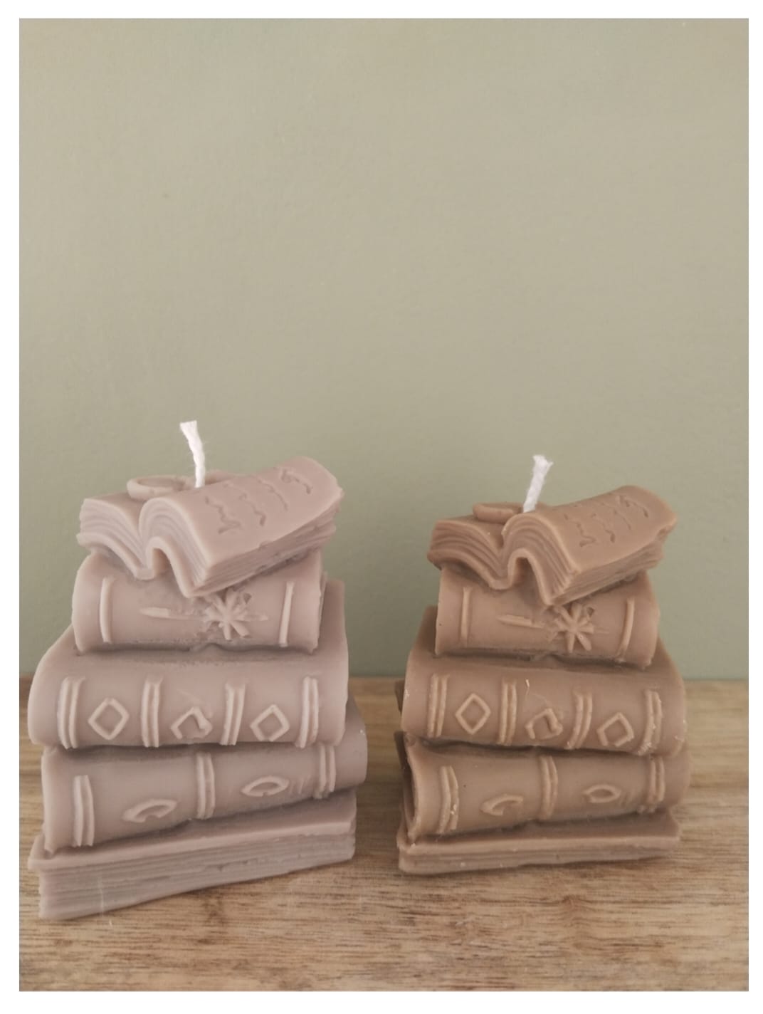 Vela marrón «Historias en vela» [Esencia Escrita]