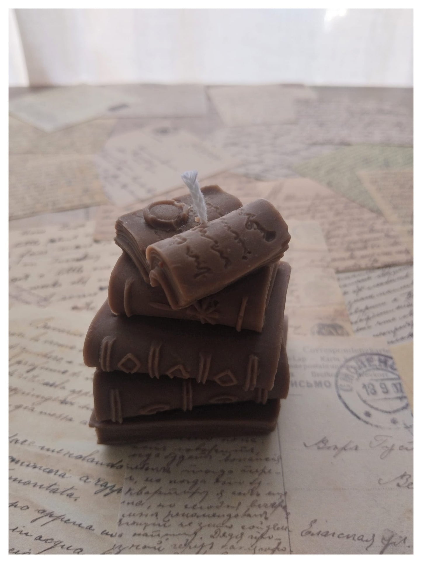 Vela marrón «Historias en vela» [Esencia Escrita]