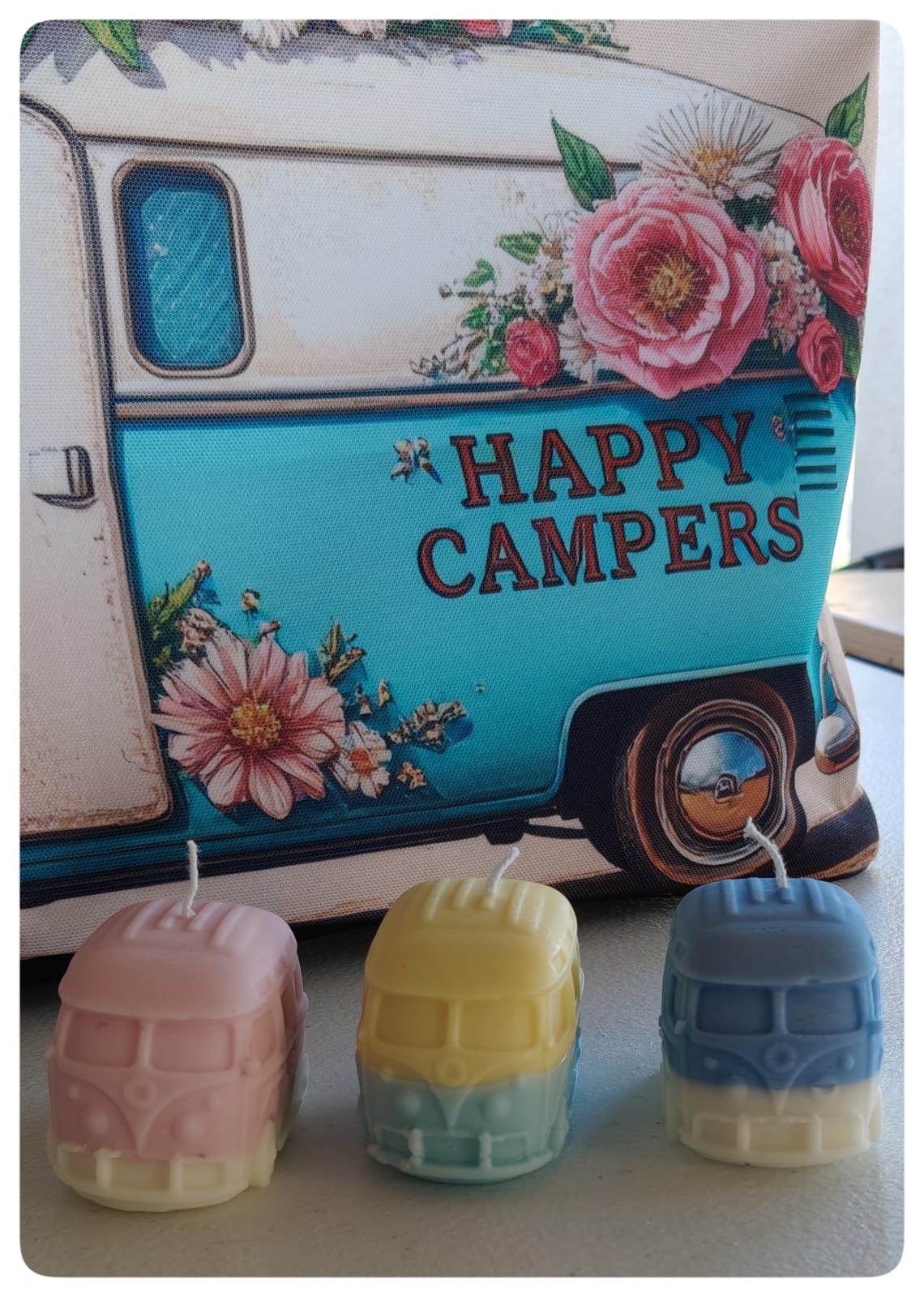 [Rutas de libertad] Campers color amarillo y azul «Rumbo libre»