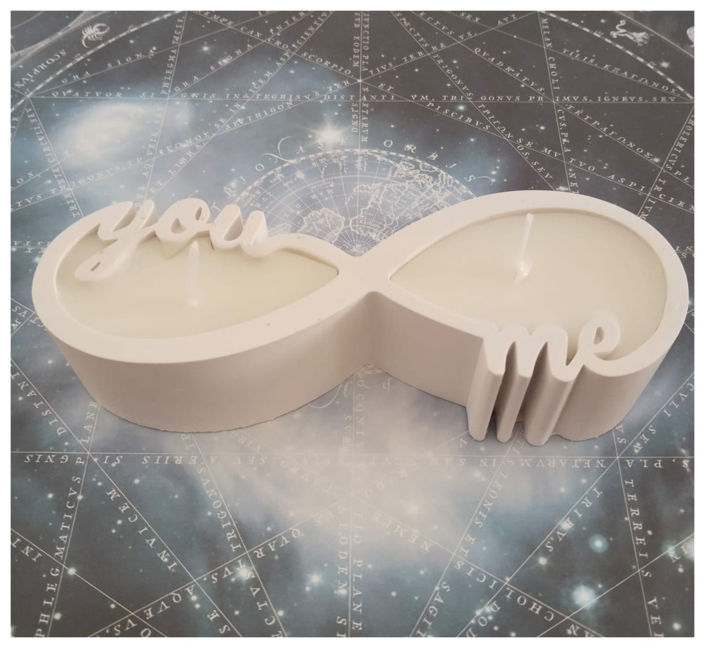 [Latidos de Cera] Vela de yeso aroma canela «Infinito compartido»