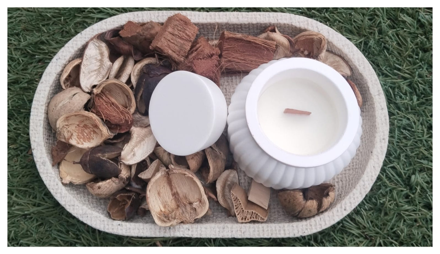 Vela aroma castaña en tarro de yeso con tapa y mecha de madera «Secreto de leña» [Refugio Interior]